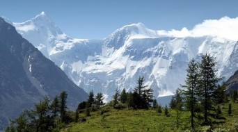 Snow on the mountaines of Altai